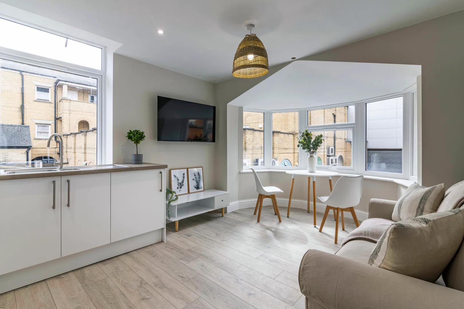 Powell House // Luxury 1 Bed Apartment // AUG 2026 - Image 1